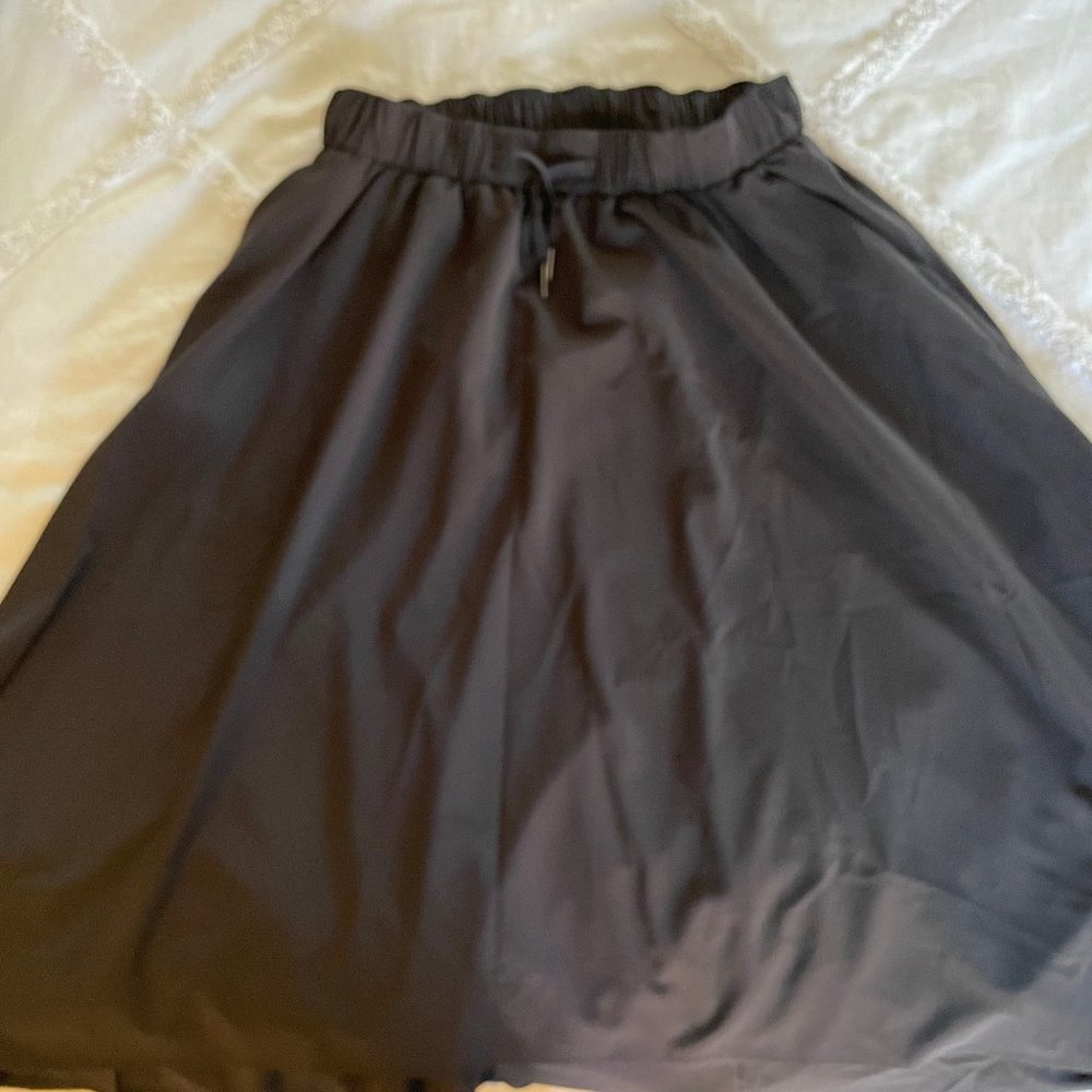 NWOT LULULEMON On the Fly Skirt